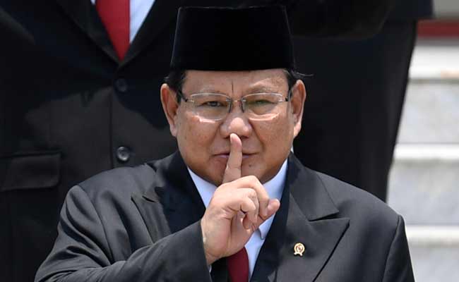 Tatkala Prabowo Berkacamata Kuda